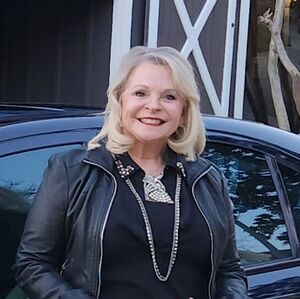 Meet your Posher, Dee